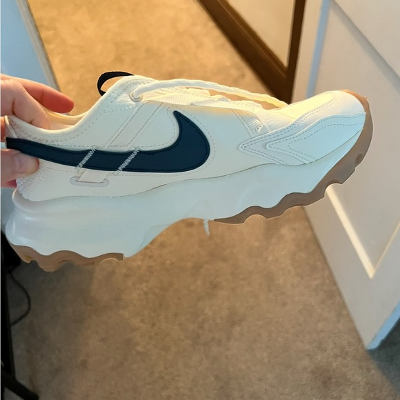 Nike | Shoes | Wmns Tc 790 Pale Ivory Armory Navy | Poshmark